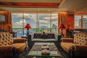 East Balcony Suite (2- Bedroom) | Living area - Fields Plaza Hotel (Angeles City)