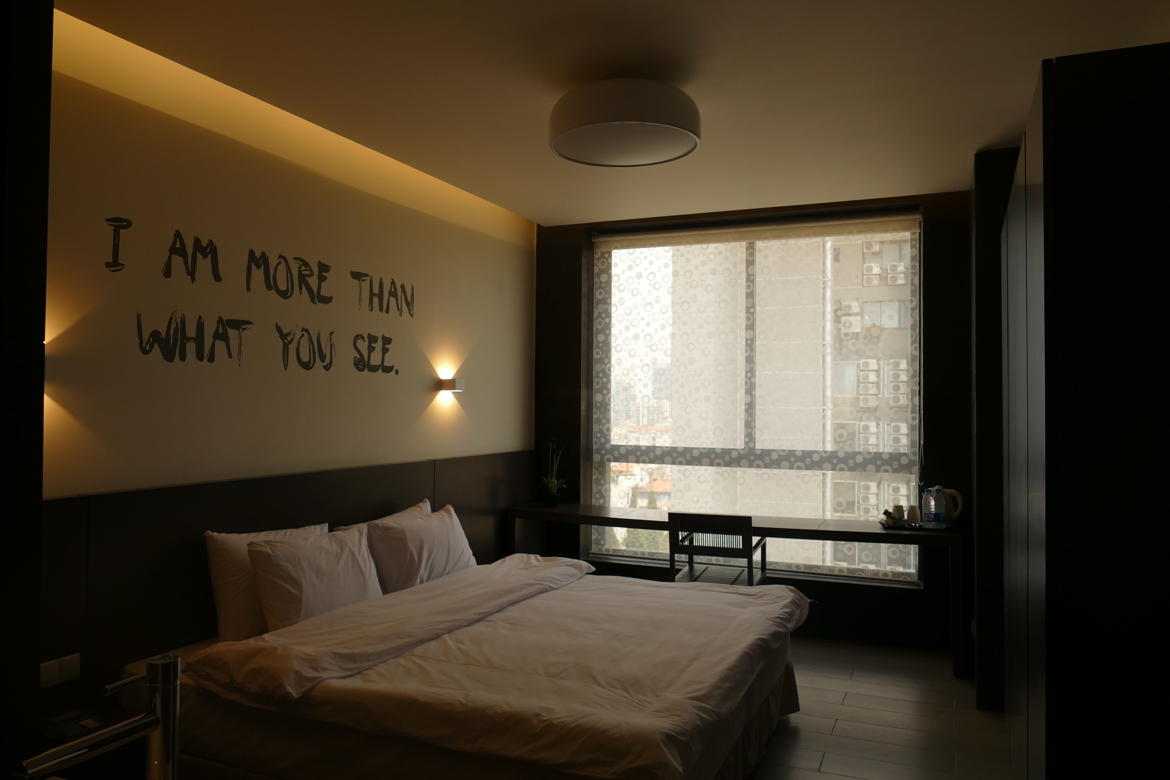 Executive Suite, 1 Bedroom | Minibar, in-room safe, desk, blackout drapes