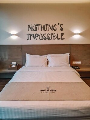 Standard Junior Suite  | Minibar, in-room safe, desk, blackout drapes