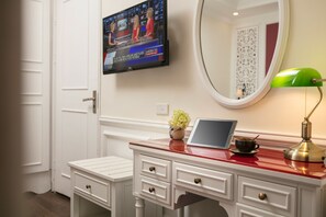 Chambre Classique, 1 lit double ou 2 lits jumeaux | Équipements de la chambre