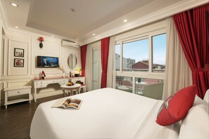 Gallery Suite, 1 Queen Bed, Balcony, City View | City view - Gem Premier Hotel & Spa (Hanoi)