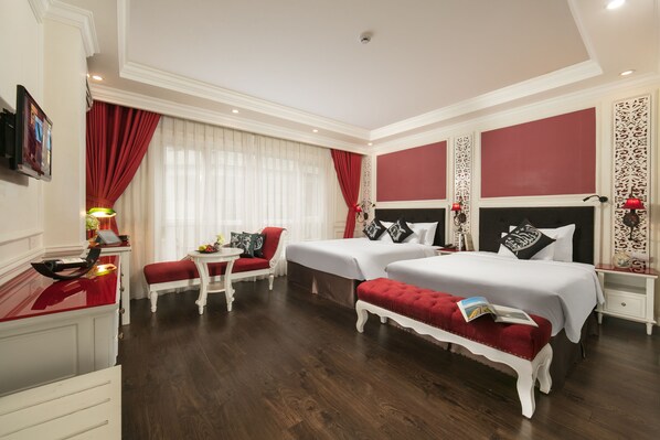 Family Executive Suite, 1 king bed, 1 single bed with sofa bed, City View 