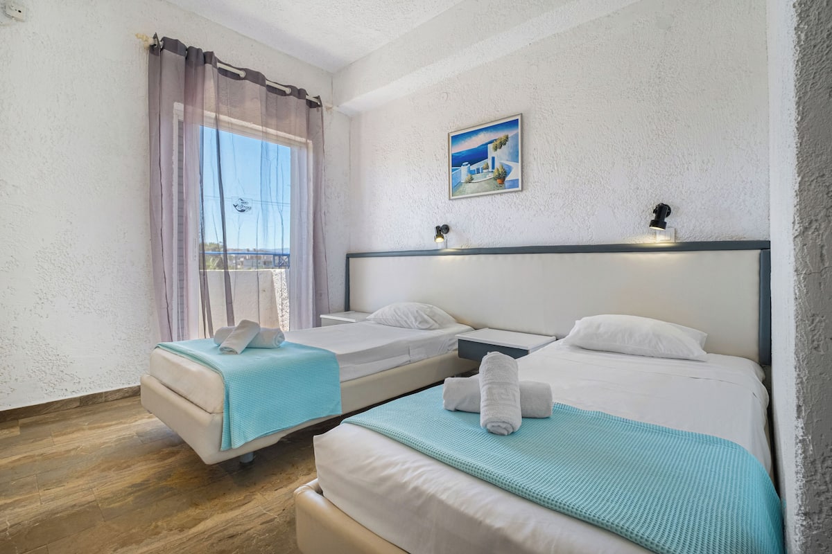 Superior Triple Room | In-room safe, soundproofing, WiFi (free), bed sheets