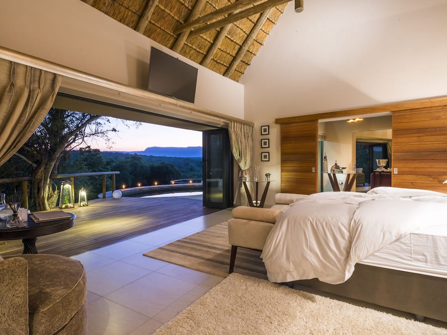 Superior Suite | 1 bedroom, premium bedding, pillowtop beds, free minibar items