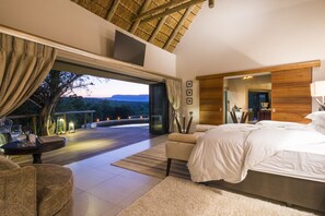 Suíte superior | 1 quarto, roupas de cama premium, camas com colchões pillow-top