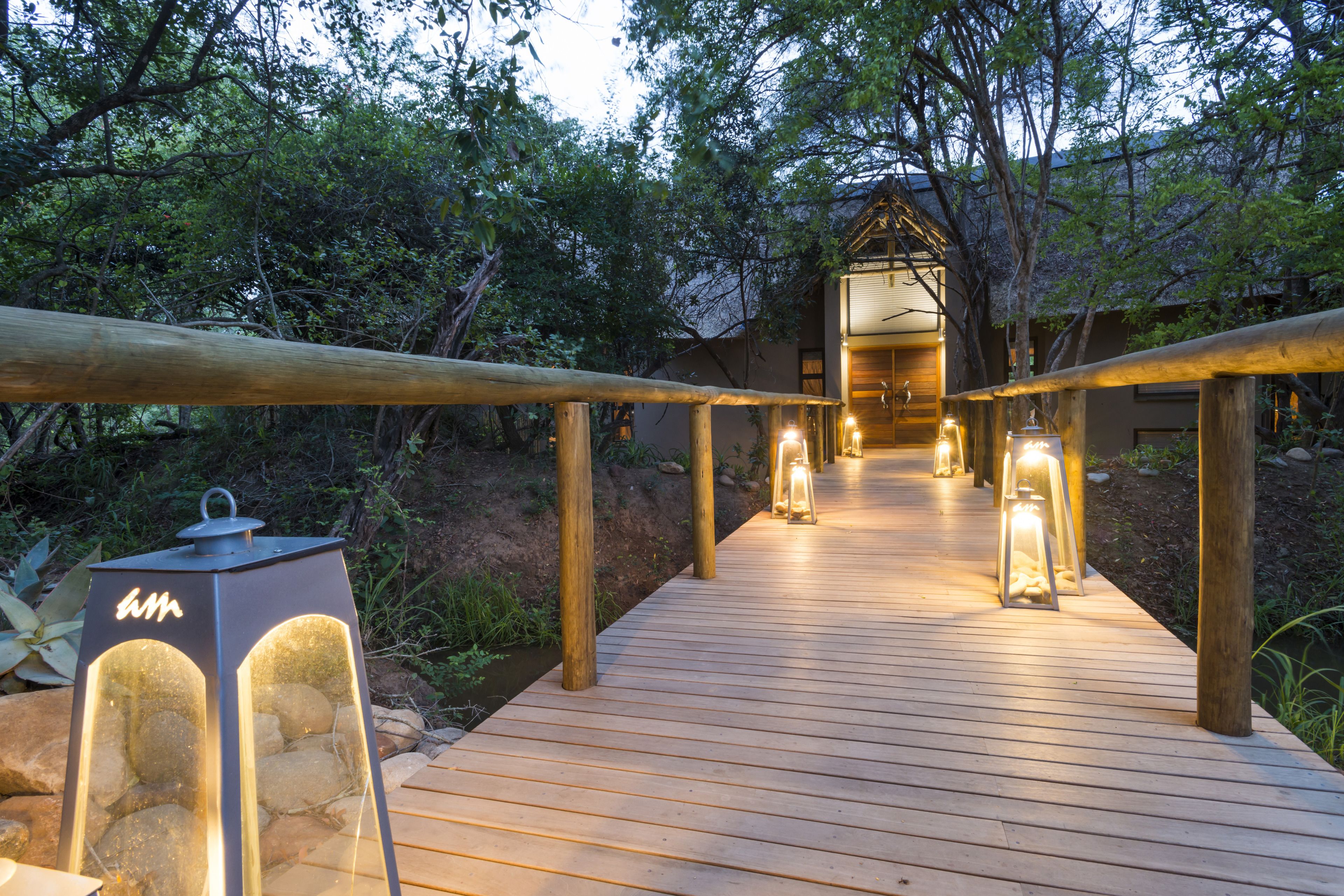 Phòng Suite Superior | 1 phòng ngủ, bộ đồ giường cao cấp, nệm có lớp đệm bông 