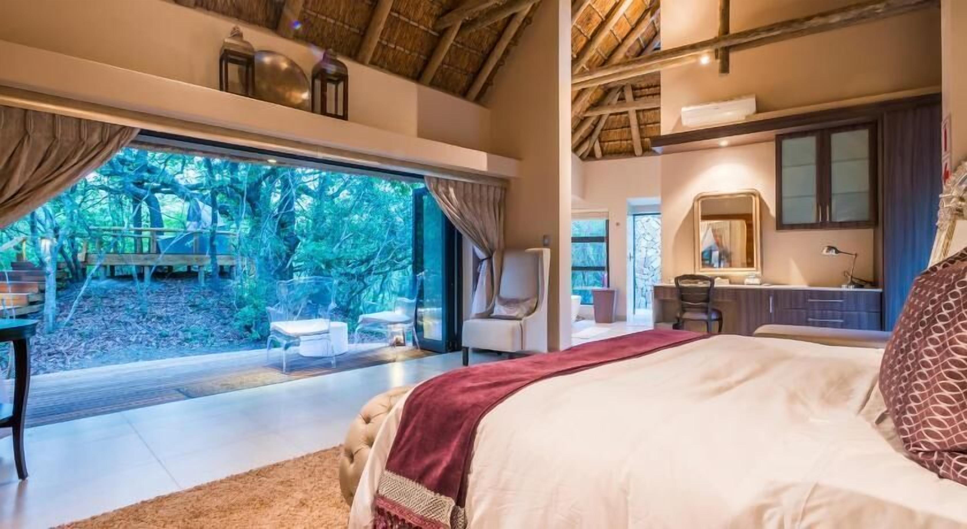 1 室のベッドルーム、高級寝具、ピロートップベッド、ミニバーのアイテム (無料)