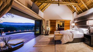 1 bedroom, premium bedding, pillow-top beds, free minibar items