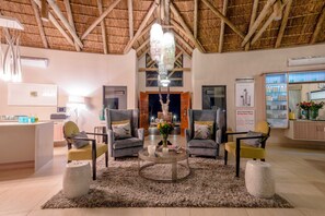 Salas para tratamentos a dois, sauna seca, banheira de hidromassagem