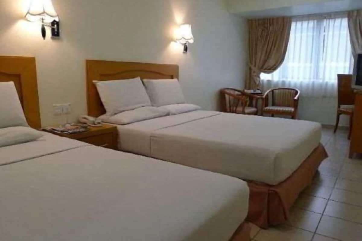 In-room safe, desk, iron/ironing board, free WiFi