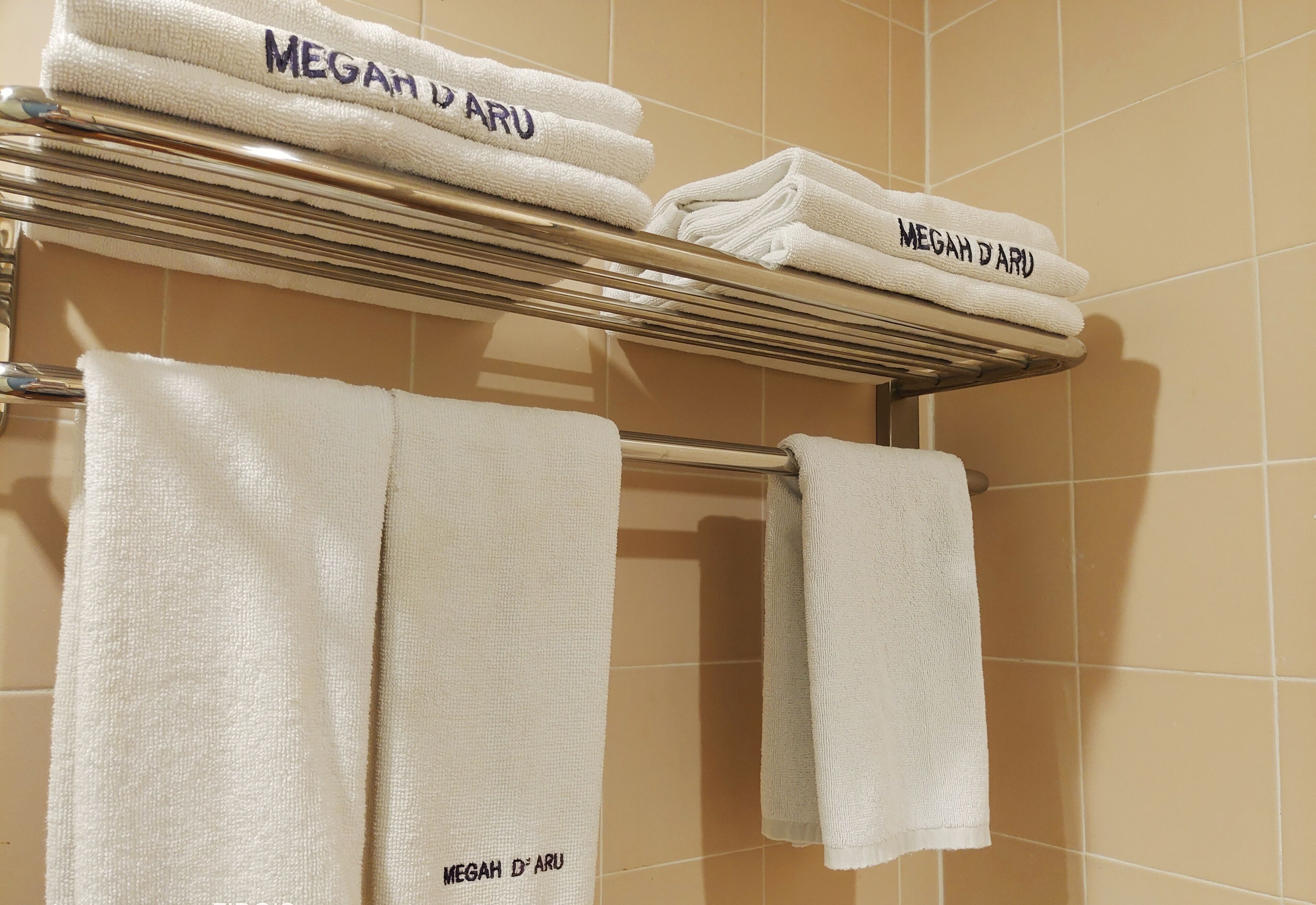 shower, free toiletries, hair dryer, slippers