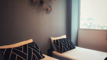 Twin Redux | In-room safe, desk, iron/ironing board, free WiFi