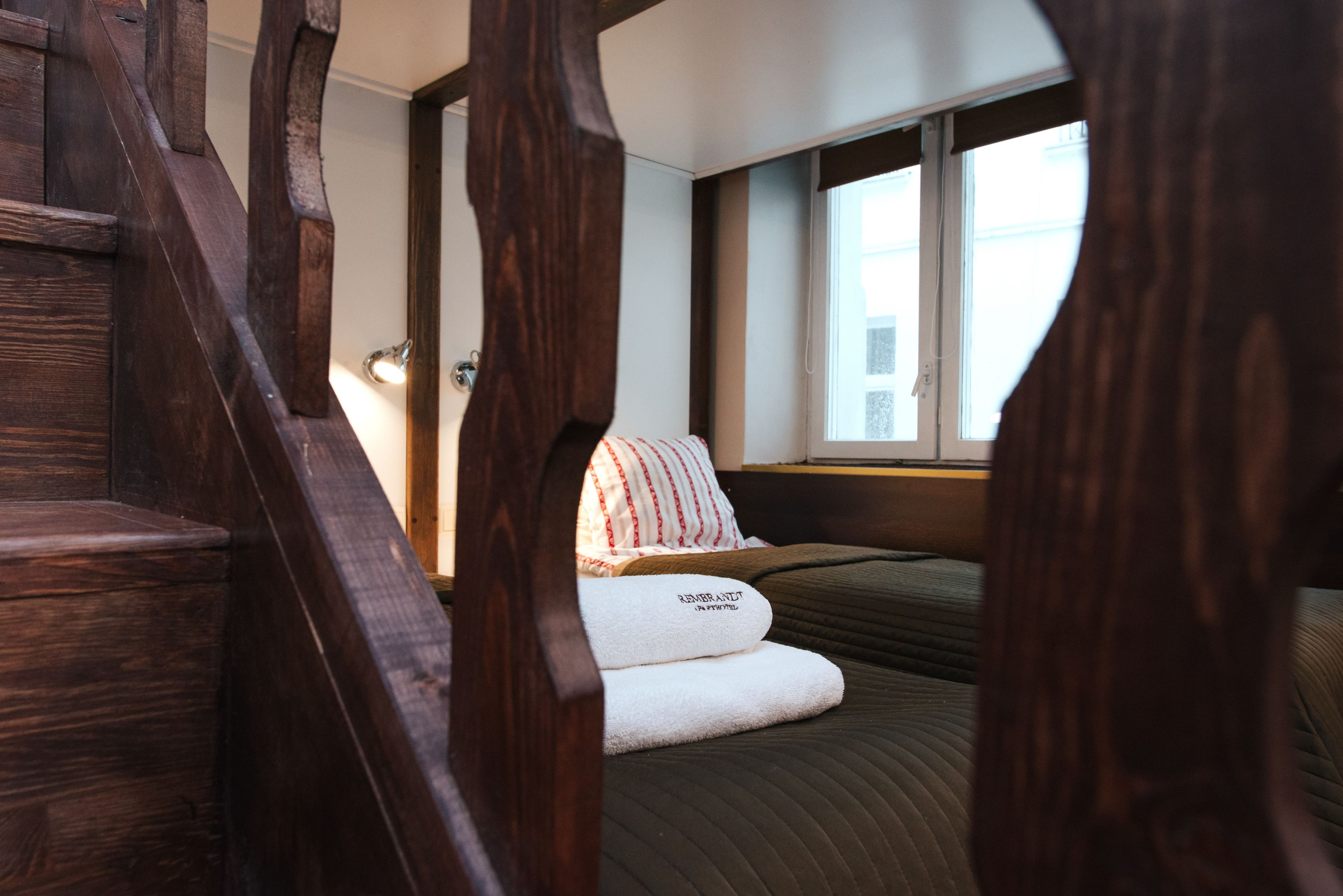 standard apartment, 2 bedrooms, kitchen | in-room safe, desk, laptop workspace, soundproofing