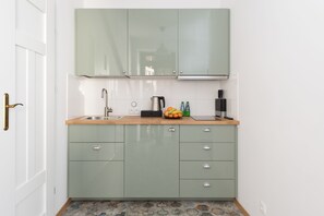 City Penthouse, 1 Bedroom | Private kitchen | Fridge, microwave, coffee/tea maker - Rembrandt Aparthotel (Kraków)