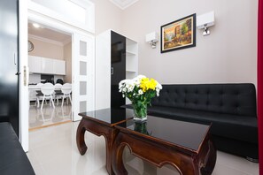 Comfort Apartment, 4 Bedrooms, Non Smoking | In-room safe, desk, laptop workspace, soundproofing - Rembrandt Aparthotel (Kraków)