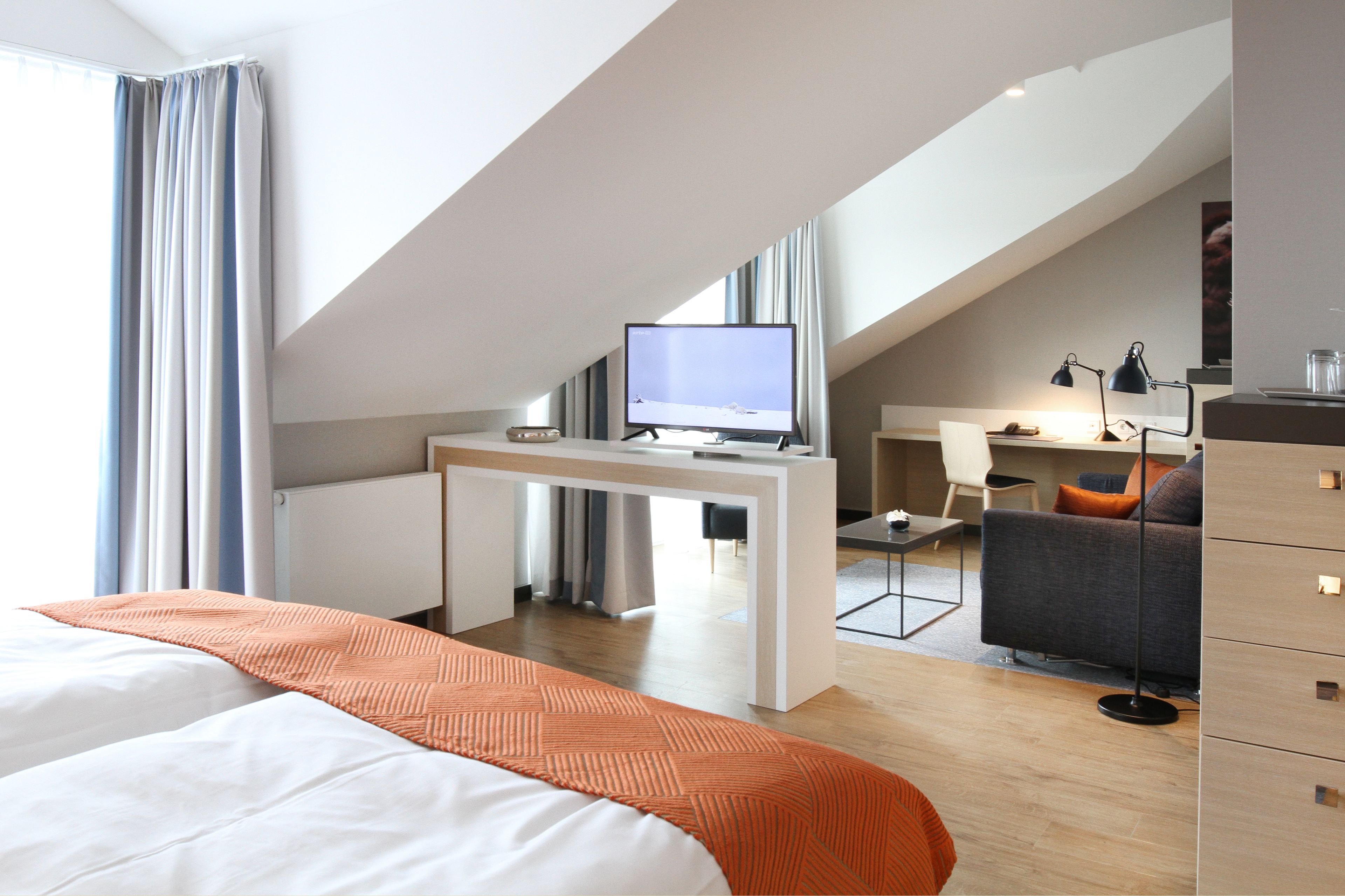junior suite | 1 bedroom, premium bedding, minibar, in-room safe
