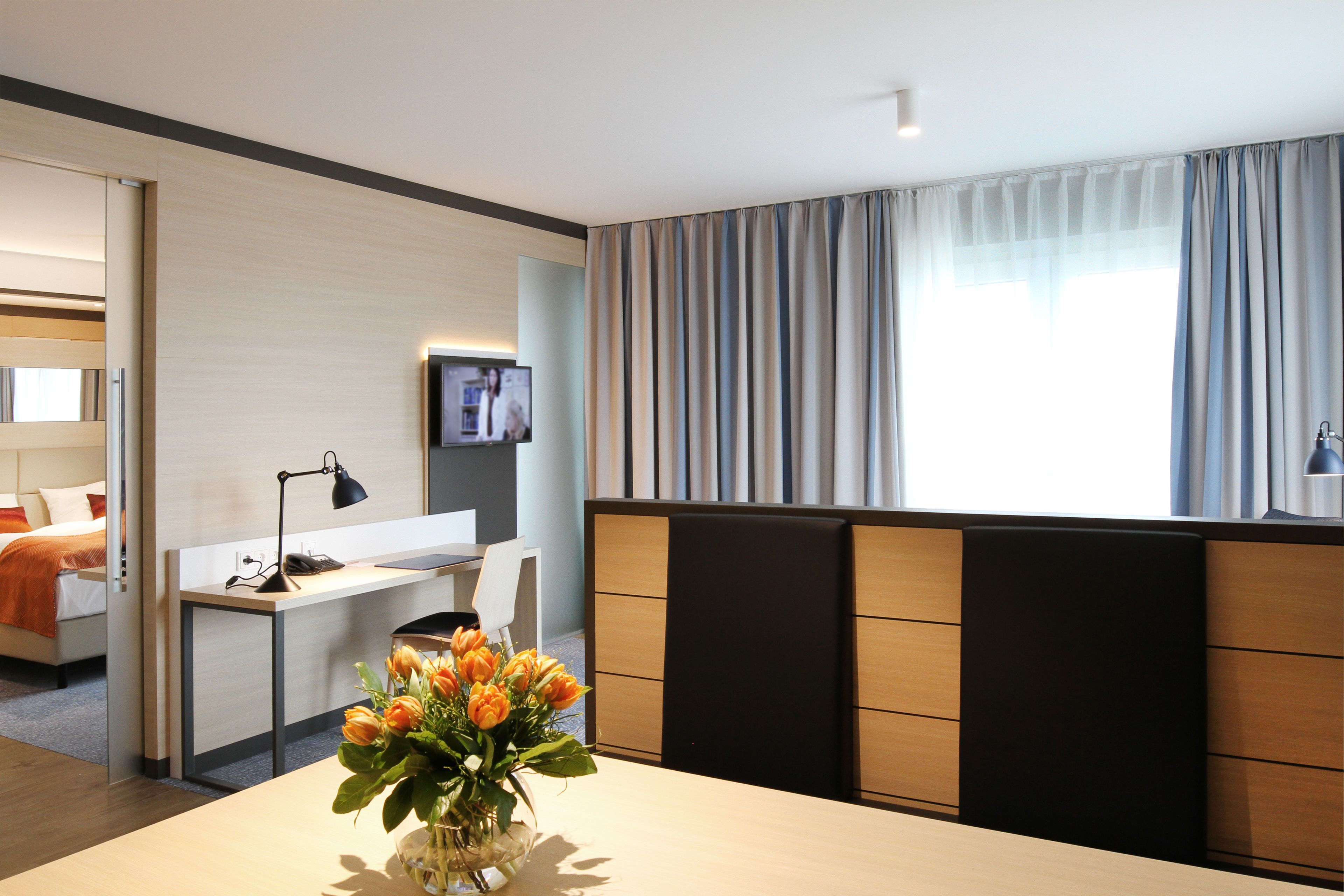 suite, sauna (spa suite) | in-room dining