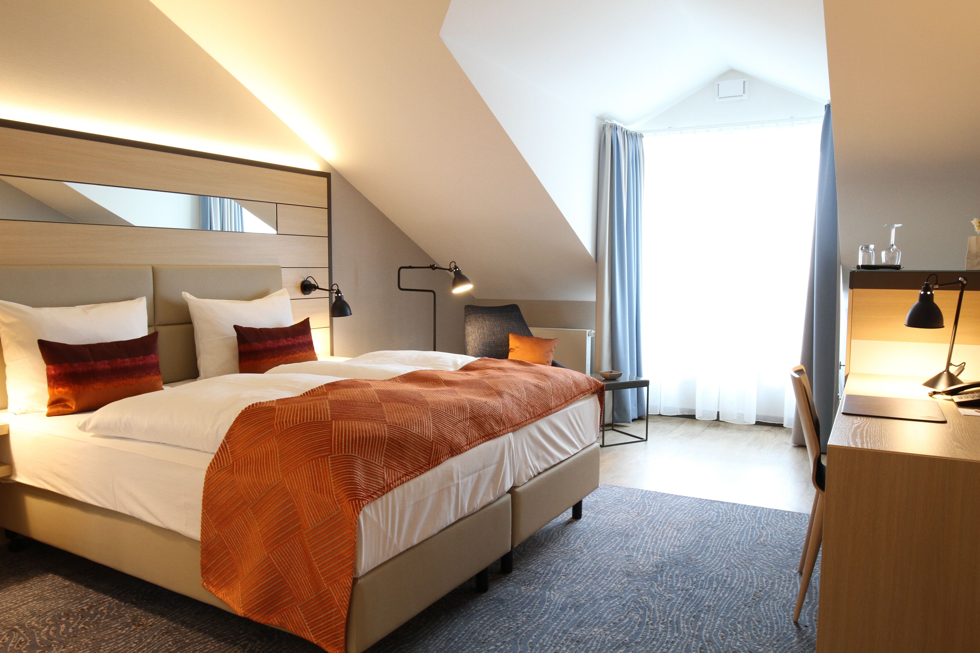 Dobbeltrom – superior | Sengetøy av topp kvalitet, minibar, safe på rommet og skrivebord