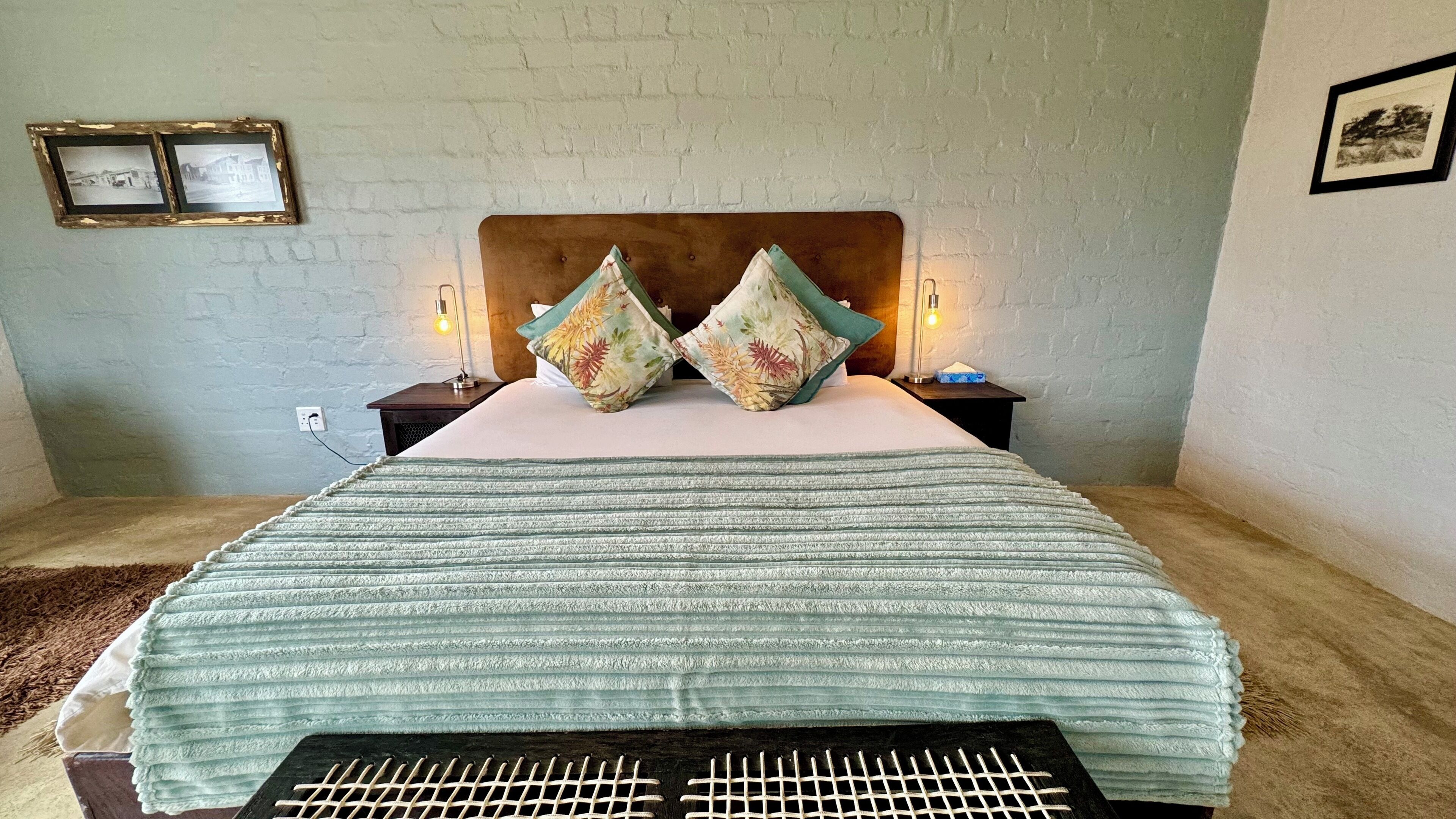 double room | premium bedding, desk, bed sheets