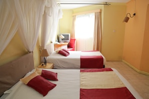 1 habitación, ropa de cama de alta calidad y escritorio