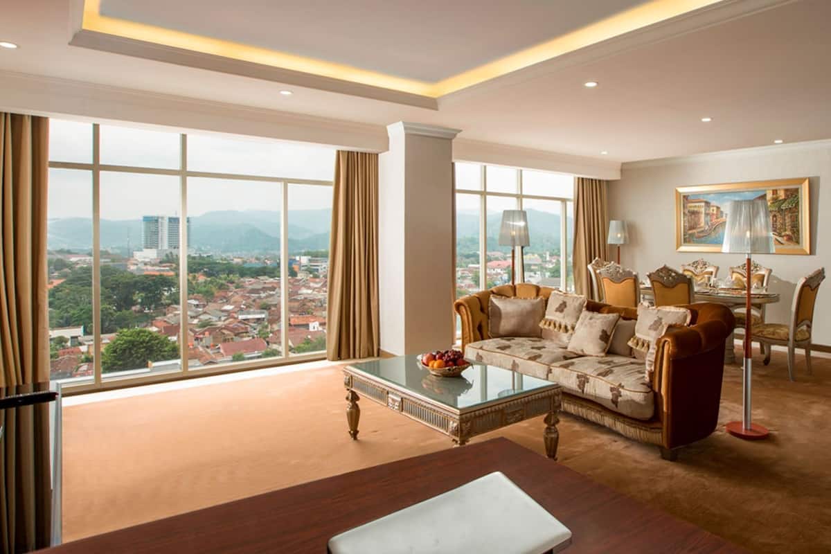 Suíte presidencial | Área de estar | TV LED