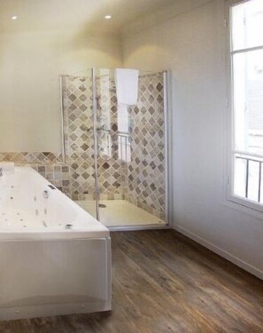 Romantisches Doppelzimmer, Whirlpool, Meerblick (MARIUS) | Badezimmer