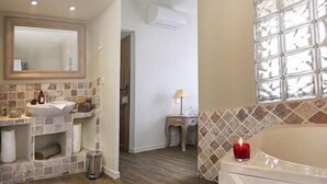 Romantic Double Room, Hot Tub, Sea View (MARIUS) | Bathroom