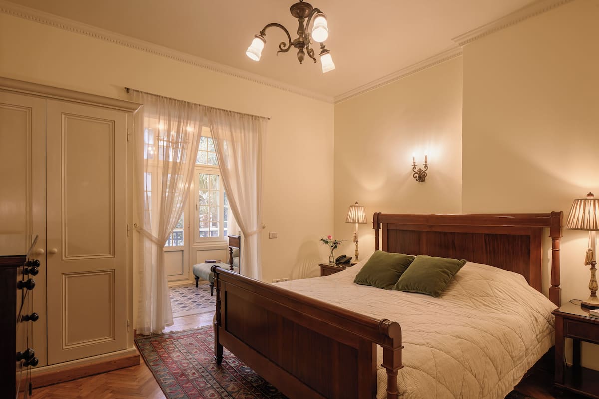 1 bedroom, premium bedding, free minibar items, in-room safe