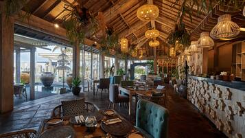 Frühstück, Mittagessen und Abendessen
