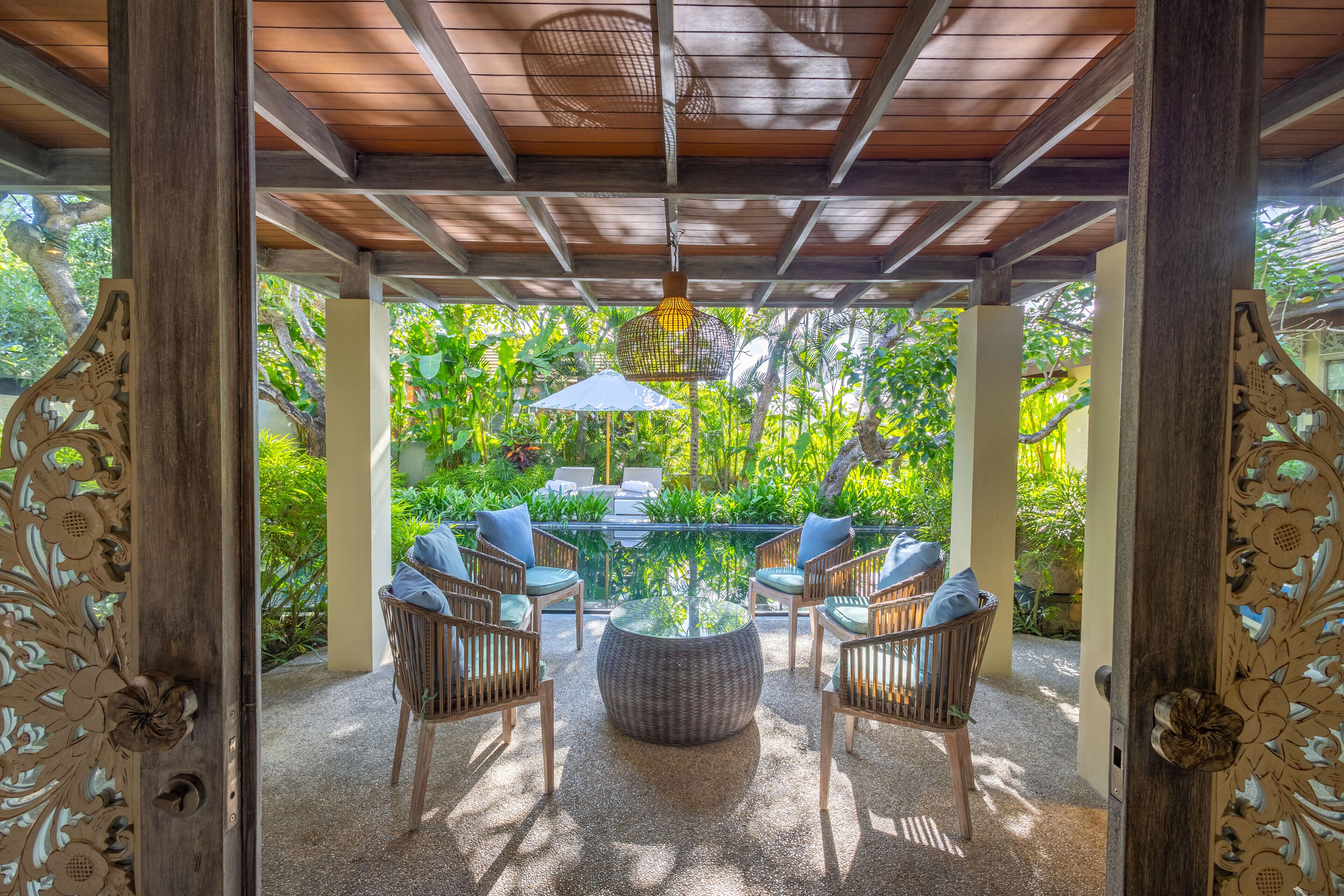 Four Bedroom Pool Villa - Anggrek | Wohnbereich | 42-Zoll-LCD-Fernseher mit Kabelempfang