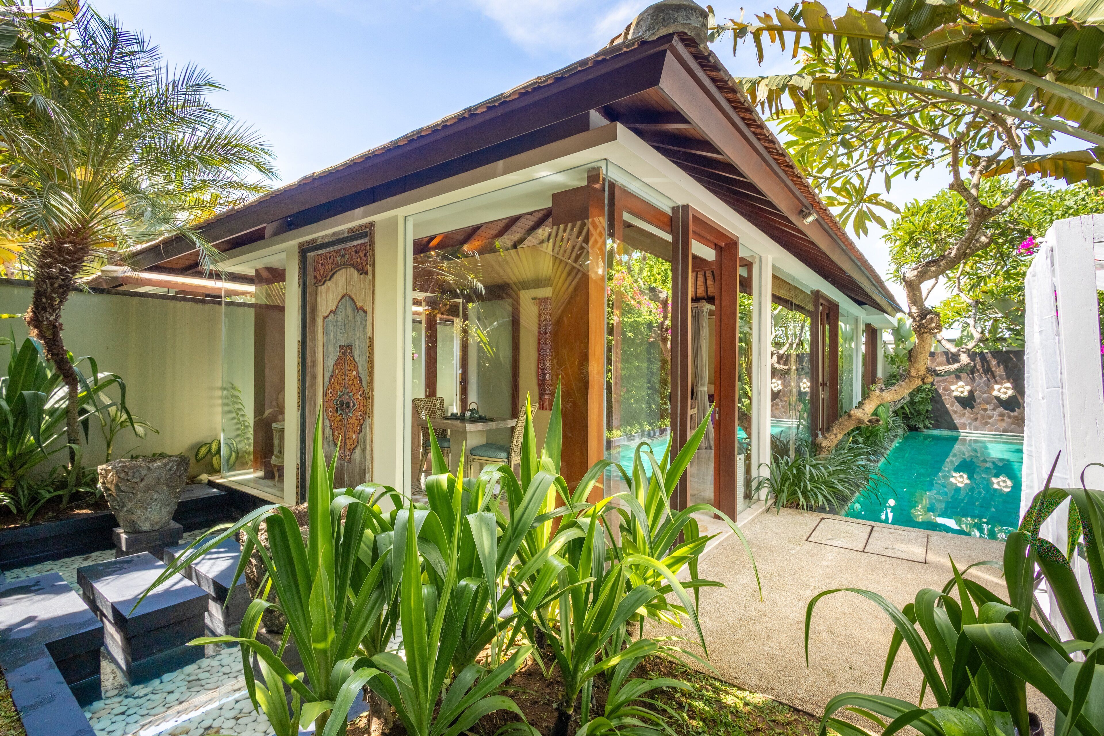 One Bedroom Pool Villa  - Cempaka | Artículos del minibar gratis y caja de seguridad en la habitación 