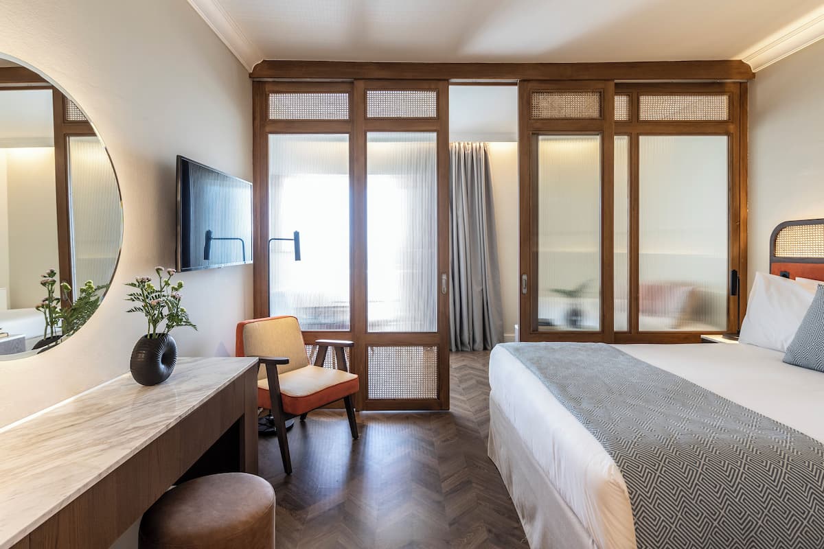 In-room safe, laptop workspace, blackout drapes, free cribs/infant beds
