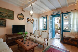 Villa, 3 Bedrooms, Sea View (Pano Spiti) | Living room