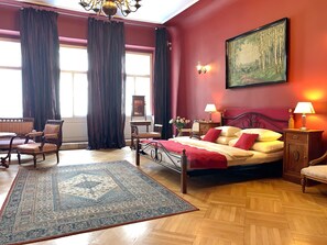 Romantic Suite, Multiple Beds, City View