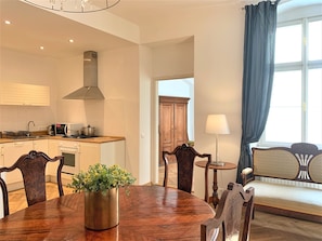 豪華公寓, 廚房 | 起居區