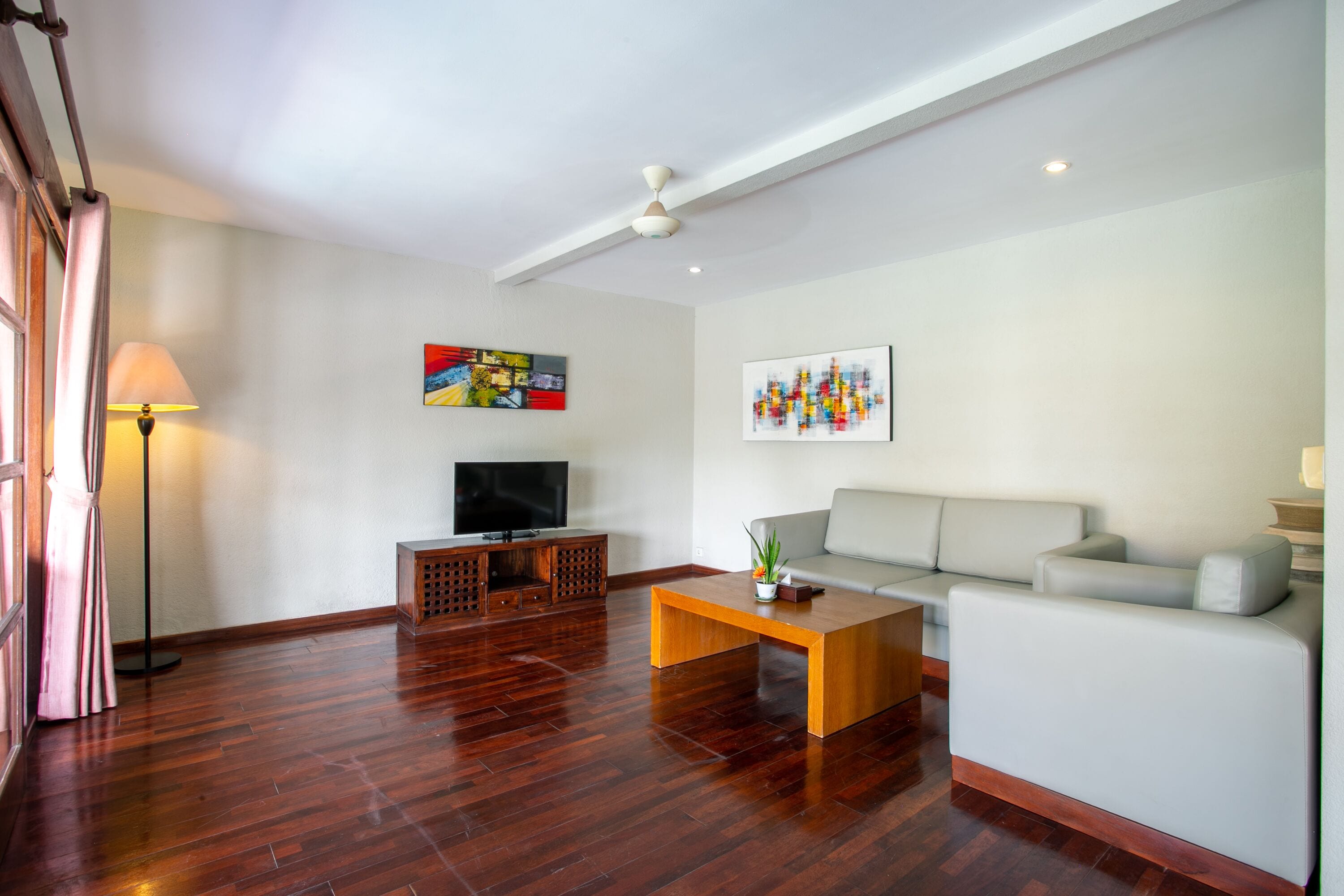 villa, 3 bedrooms | living area | 32-inch led tv with cable channels, tv