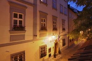 Fasade – kveld/natt