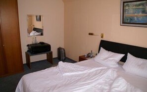 In-room safe, desk, rollaway beds, bed sheets