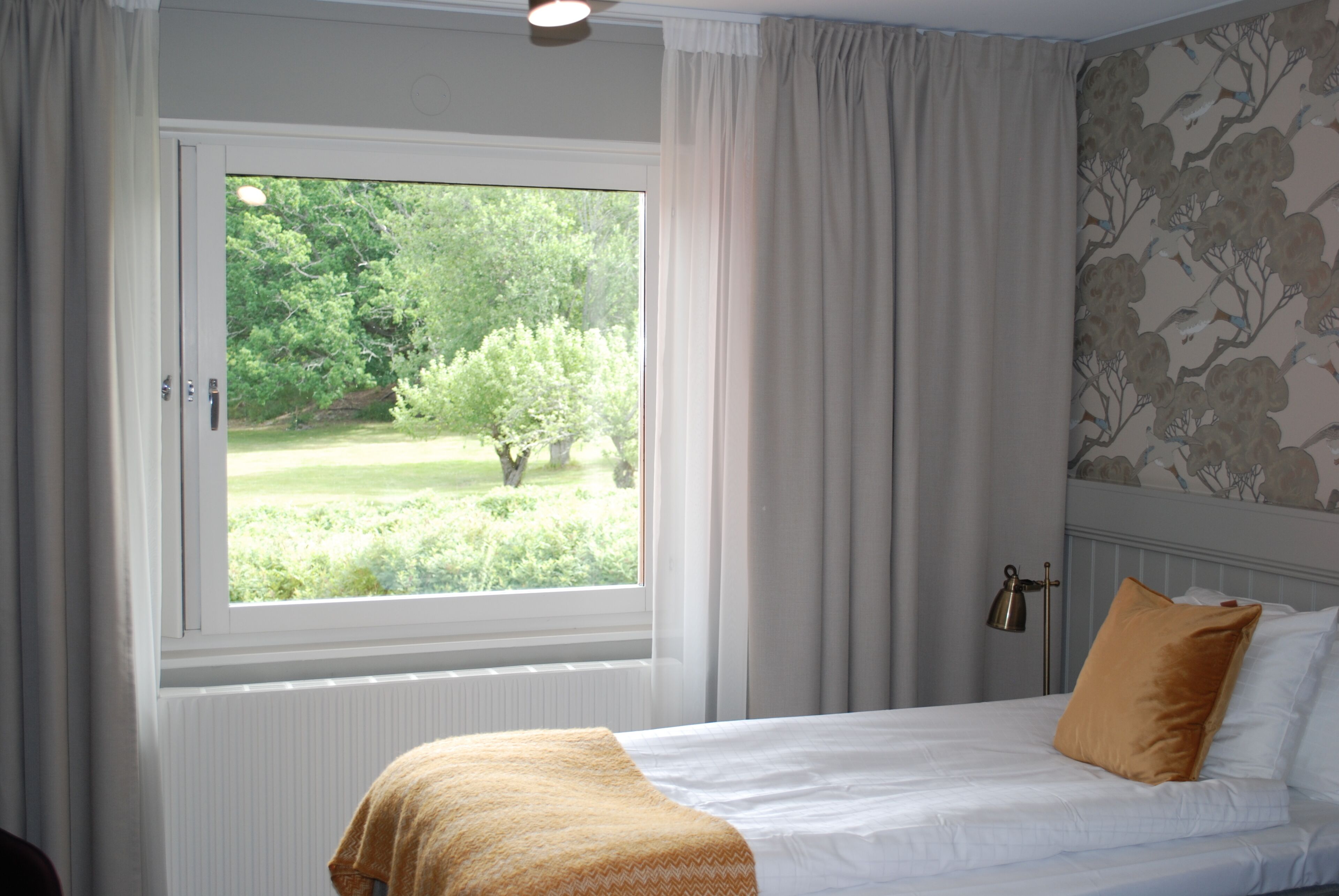 single room | soundproofing, iron/ironing board, free wifi, bed sheets