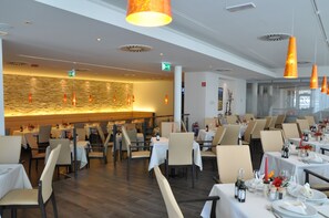 Frokost, lunsj og middag serveres, internasjonale retter 