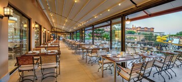 5 间餐厅，供应早餐、午餐和晚餐，国际美食