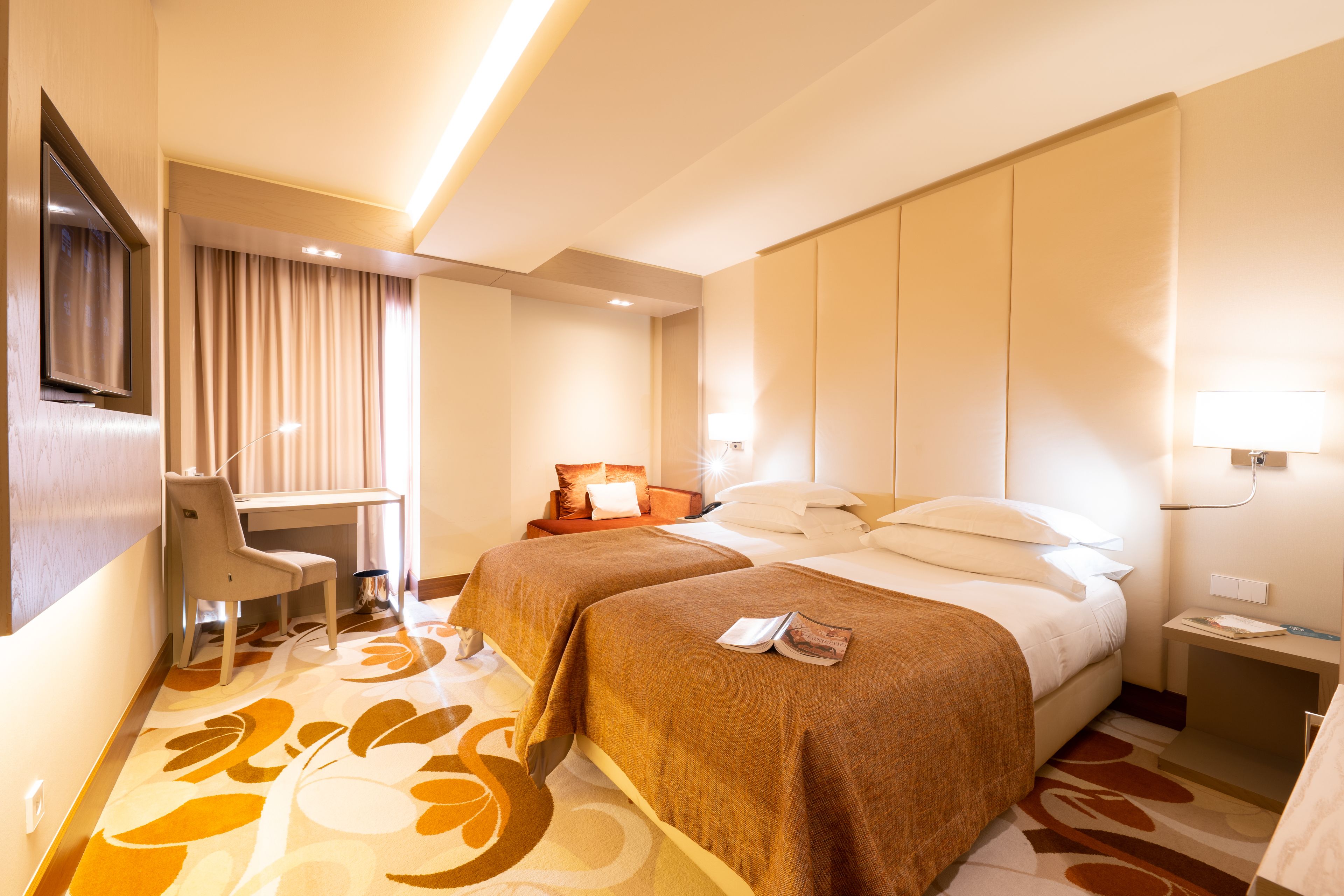 1 bedroom, minibar, in-room safe, desk