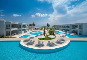 Indoor pool, 4 outdoor pools, pool umbrellas, sun loungers