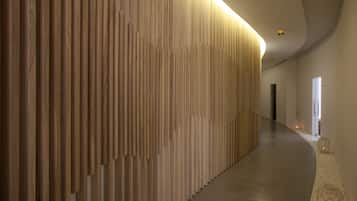 Sauna, Dampfbad, Körperbehandlungen, Aromatherapie, Warmsteinmassagen