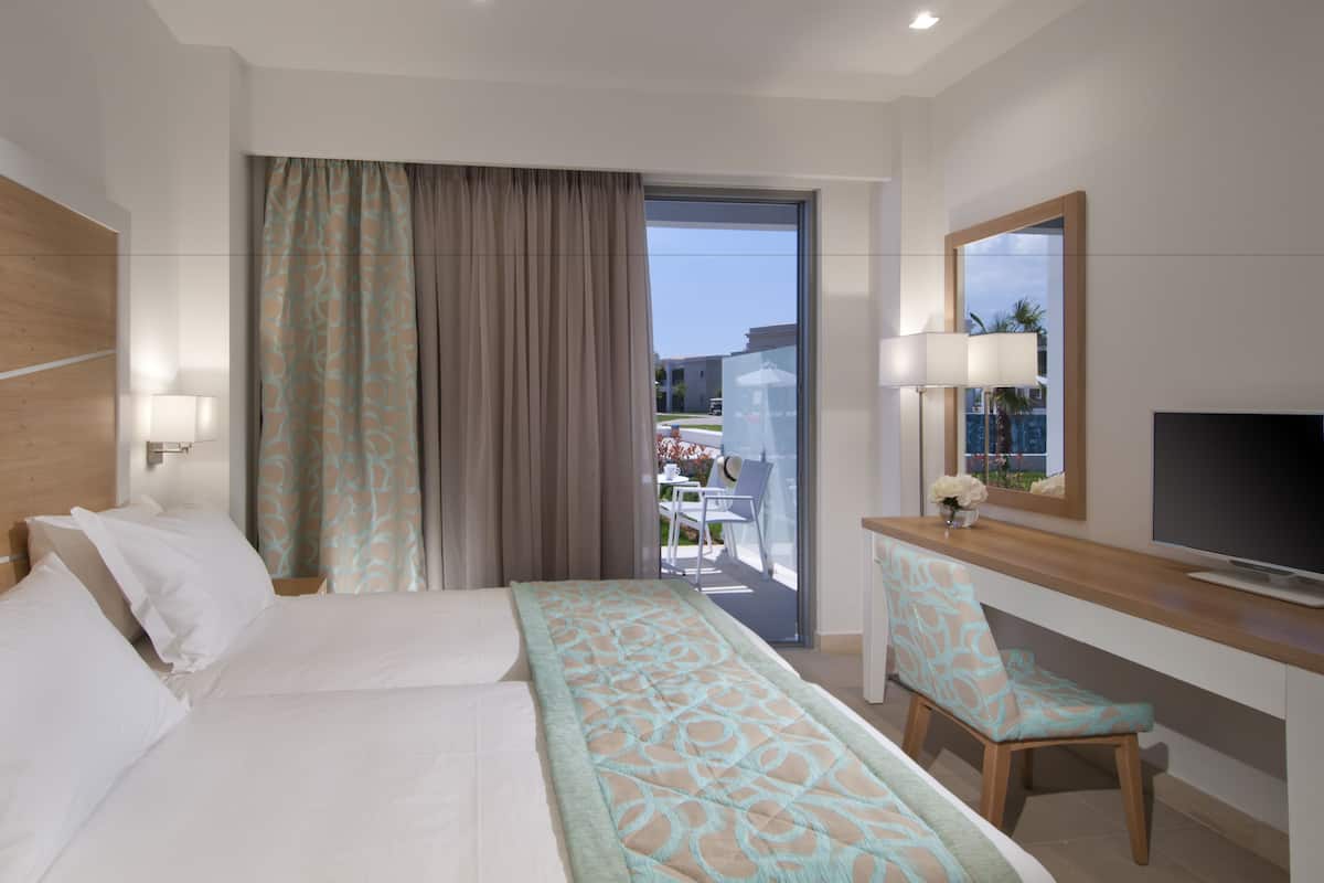 In-room safe, desk, cribs (free), WiFi (free)
