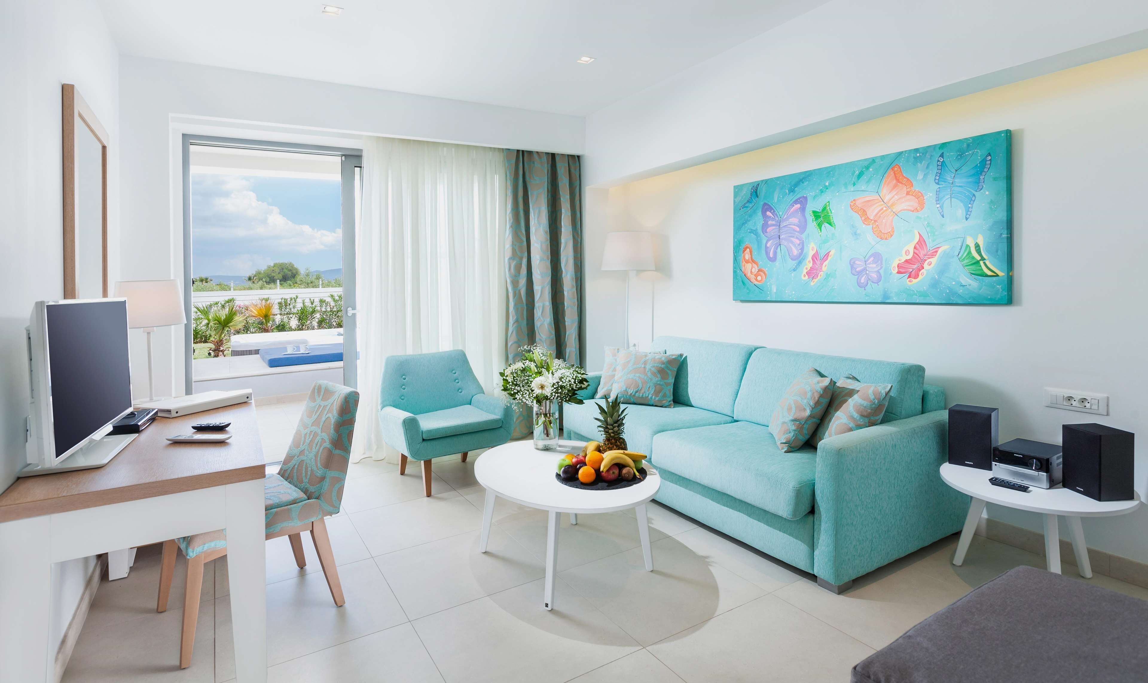 房內夾萬、書桌、免費嬰兒床、免費 Wi-Fi