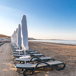 Private beach, sun loungers, beach umbrellas, beach towels