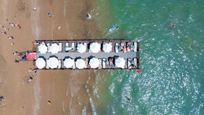 Private beach, sun-loungers, beach umbrellas, beach towels