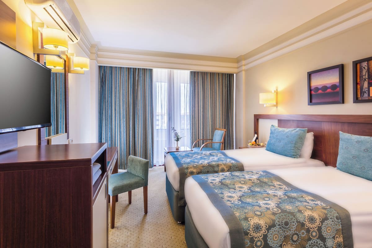 Ropa de cama de alta calidad y minibar con artículos gratuitos