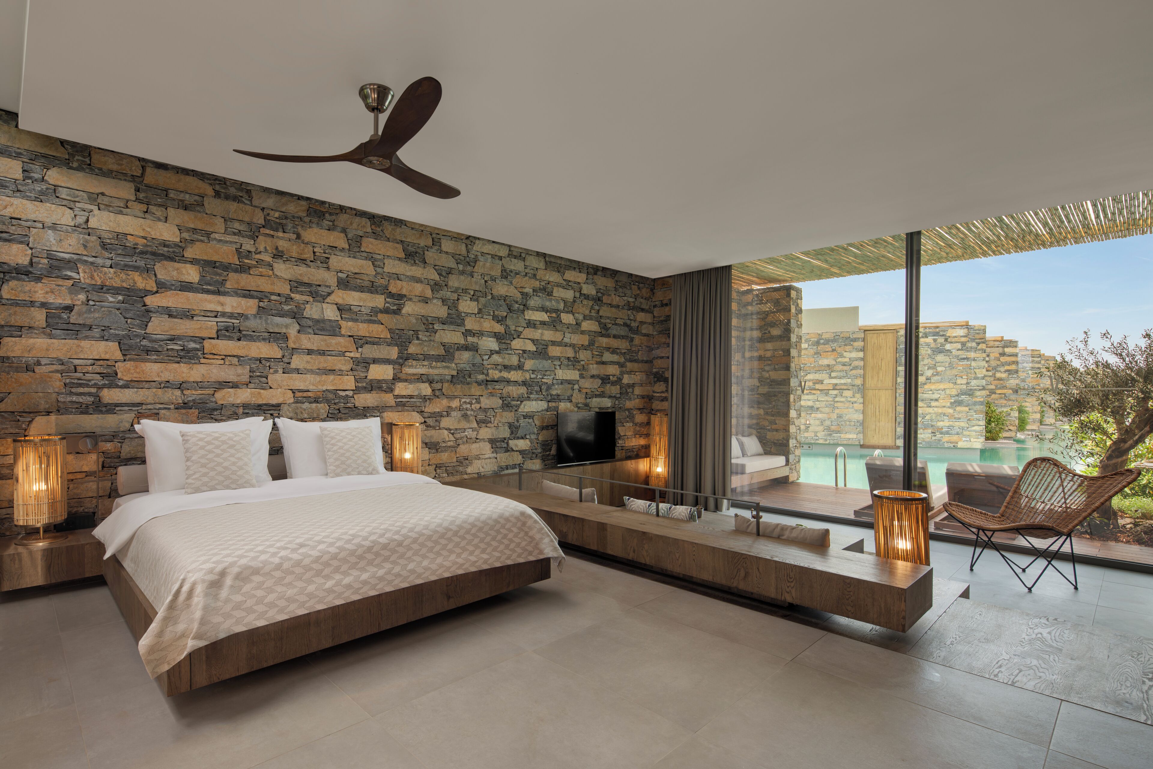 Lagoon Swim Up Single. | Premium bedding, free minibar, in-room safe, free cots/infant beds